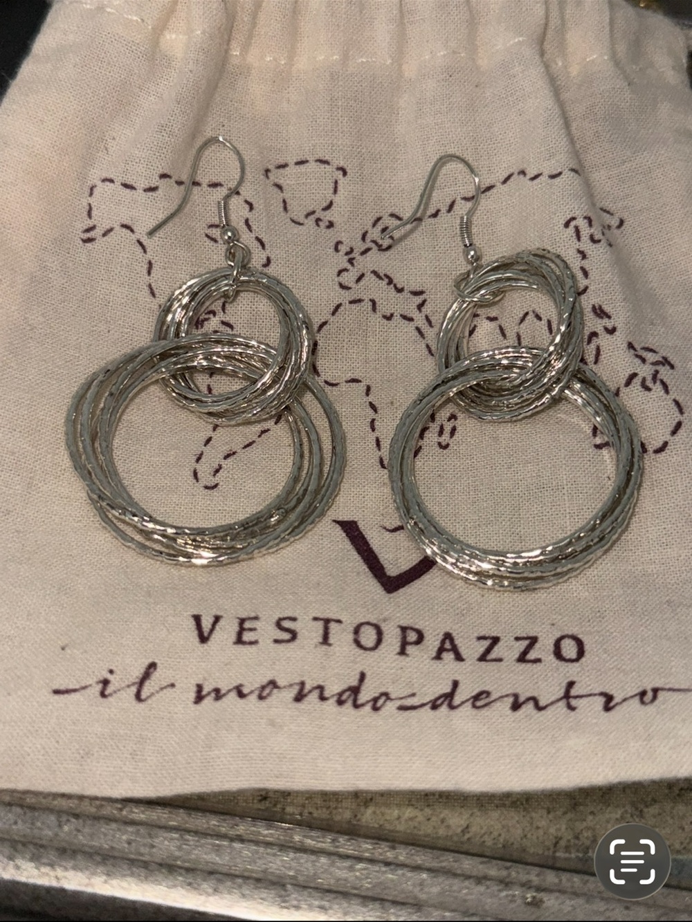 Vestopazzo Italy Silver Plated Hammered Interlocking Circle Drop Earrings
